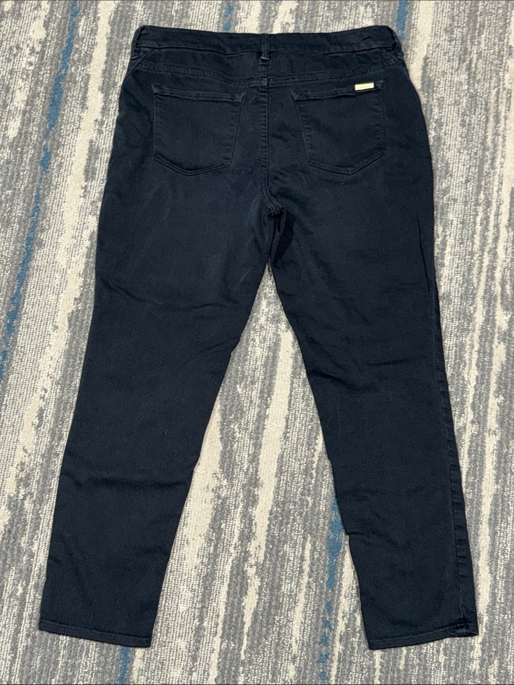 Size 6P = 0.5P Chico's Straight-Leg Black Jeans